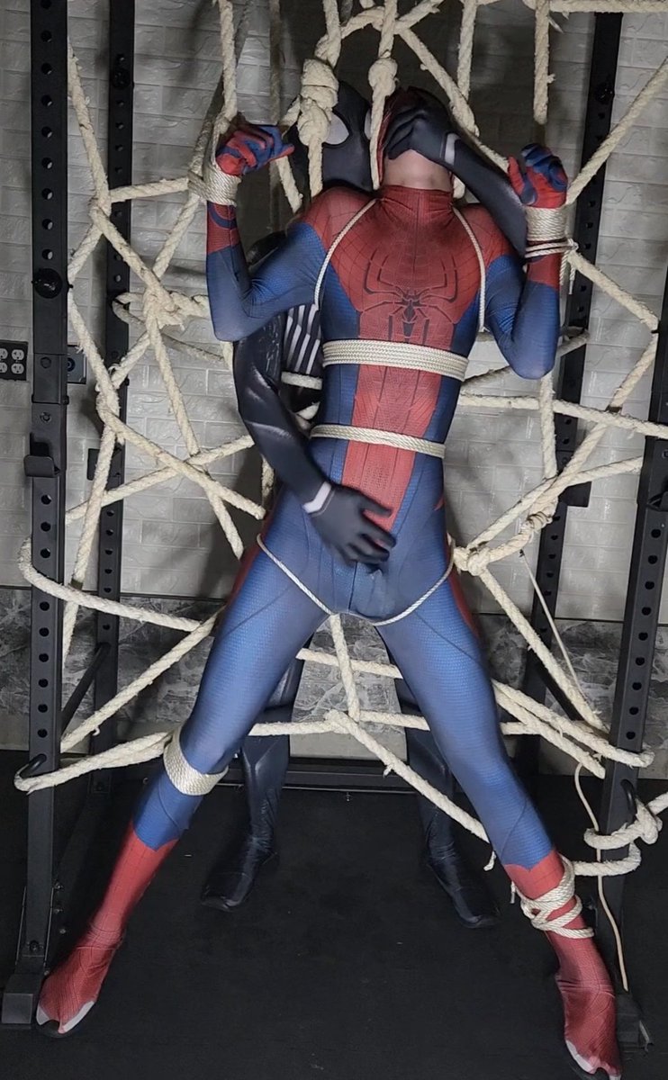 the irony of spidey being caught in his own web…
vid on jff but 100 rts puts it here too
🪢: <a href="/knotagain91/">Knotagain</a>