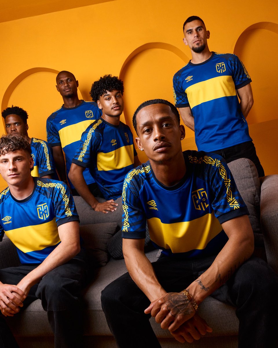 Hermosa la nueva camiseta del Cape Town City FC de la liga Sudafricana! 🇿🇦🔵🟡