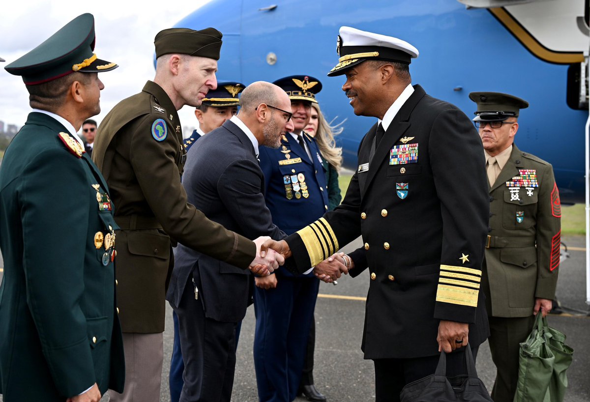 daopz's tweet image. 🚨 El Comandante de #SOUTHCOM, Almirante Alvin Holsey, está en #Paraguay para reunirse con líderes y discutir la cooperación en defensa y fortalecer la longstanding asociación entre EE. UU. y Paraguay. Paraguay es un socio de defensa firme y un contribuyente clave para la…