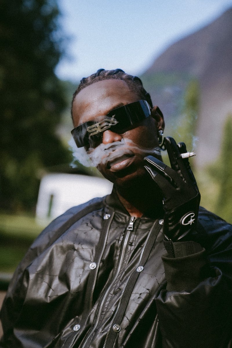 kuwaitians's tweet image. Life Hard but ur Dick still they Hard