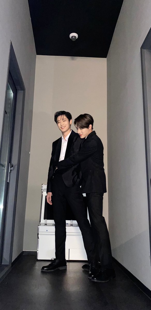 winric1222's tweet image. 🐱🐶💕
2020                                    2025