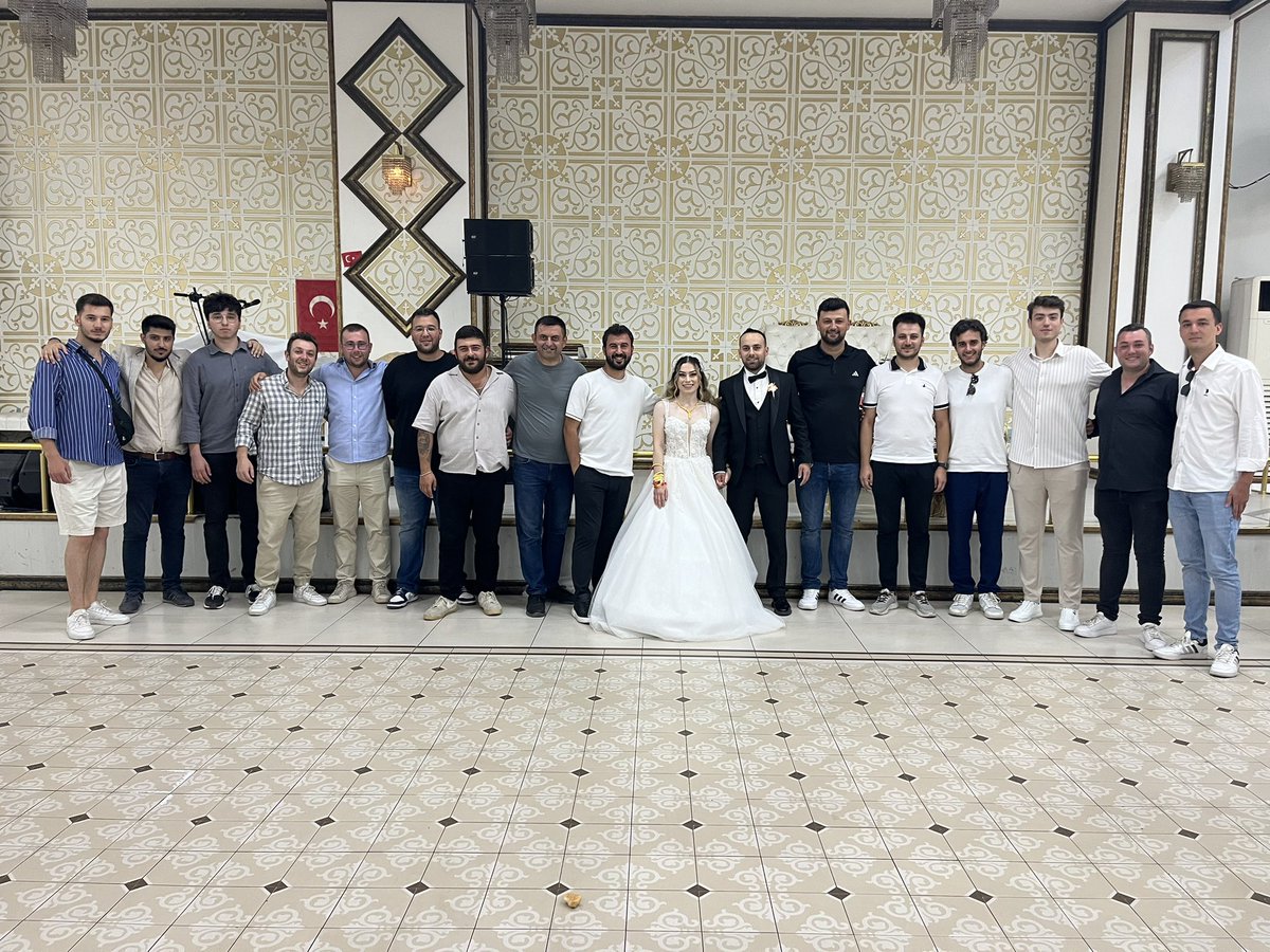 Forza Samsun’un emekçilerinden Osman Salur ve Yeşim hayatlarını birleştirdi. Çifte bir ömür boyu mutluluklar diliyoruz.