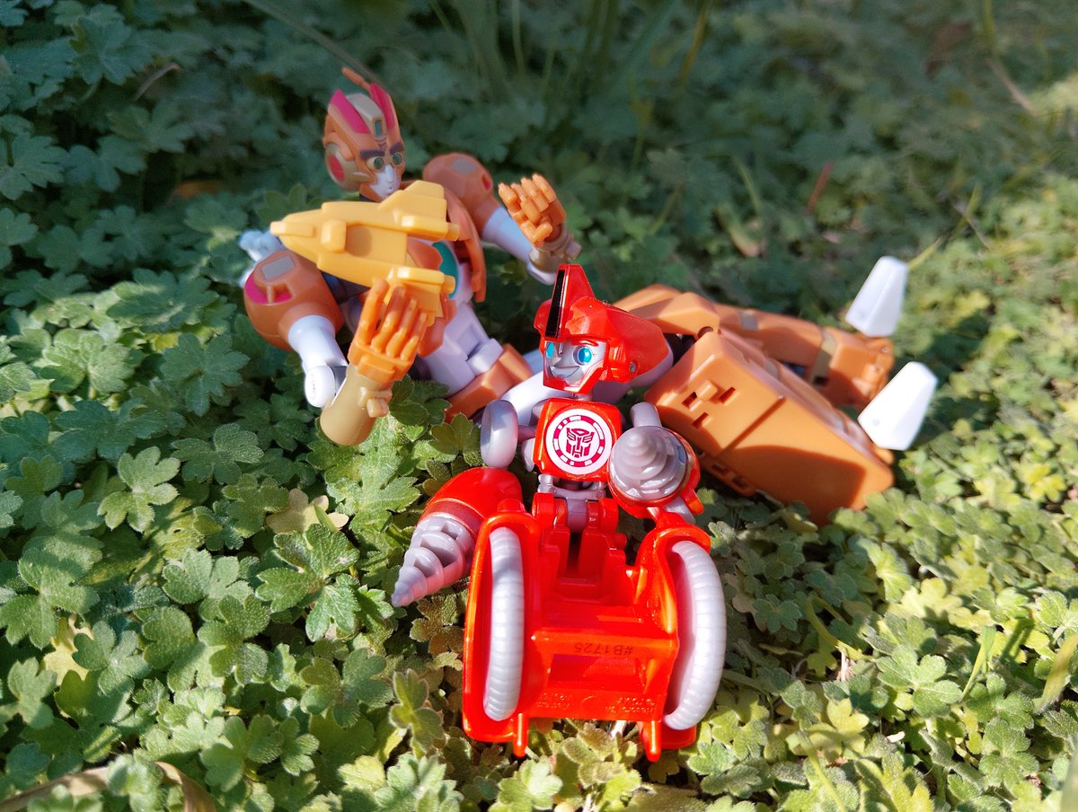 Pinkie_MG's tweet image. Father and son!❤
#Transformers #Fixit #Rung #Figures
