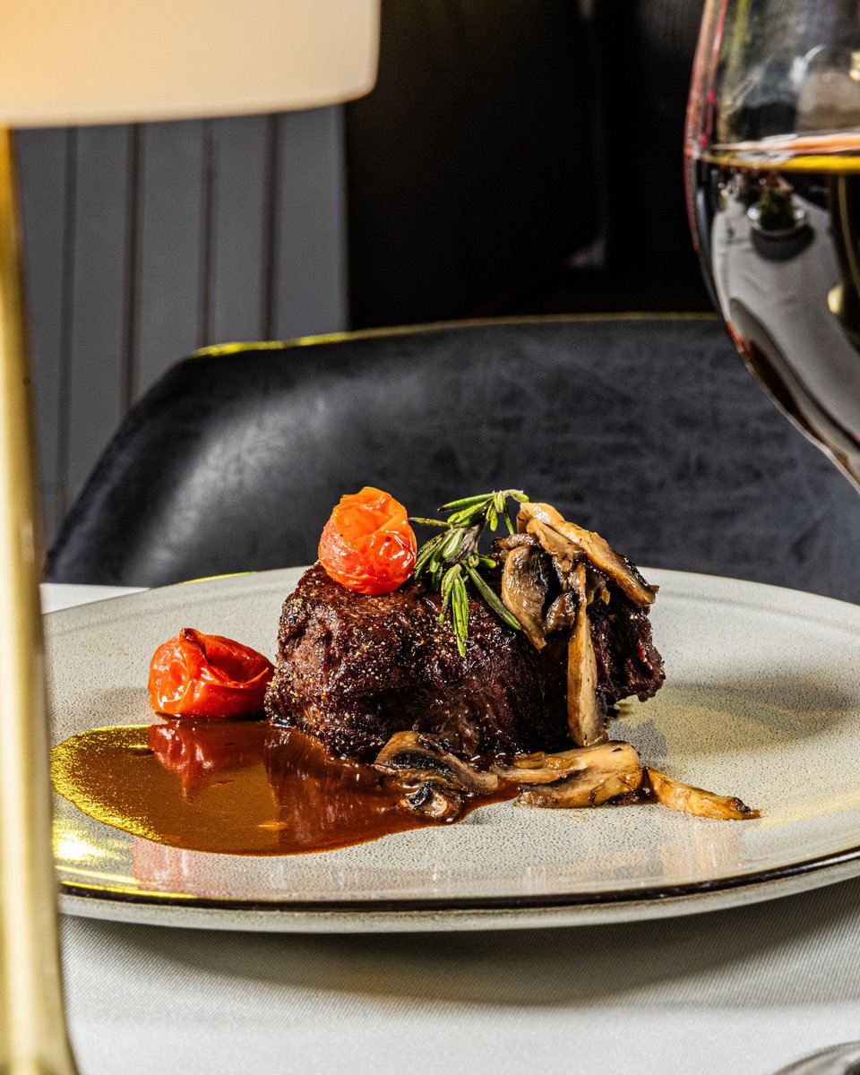 Dinner done right #OnLincoln!🍸🔥 

Celebrate flavor at Playa Miami just in time for #MiamiSpice! Enjoy a special dinner menu featuring refreshing cocktails, appetizers, entrées, and desserts every Sunday through Thursday now through September 30.

 🤍 915 Lincoln Road