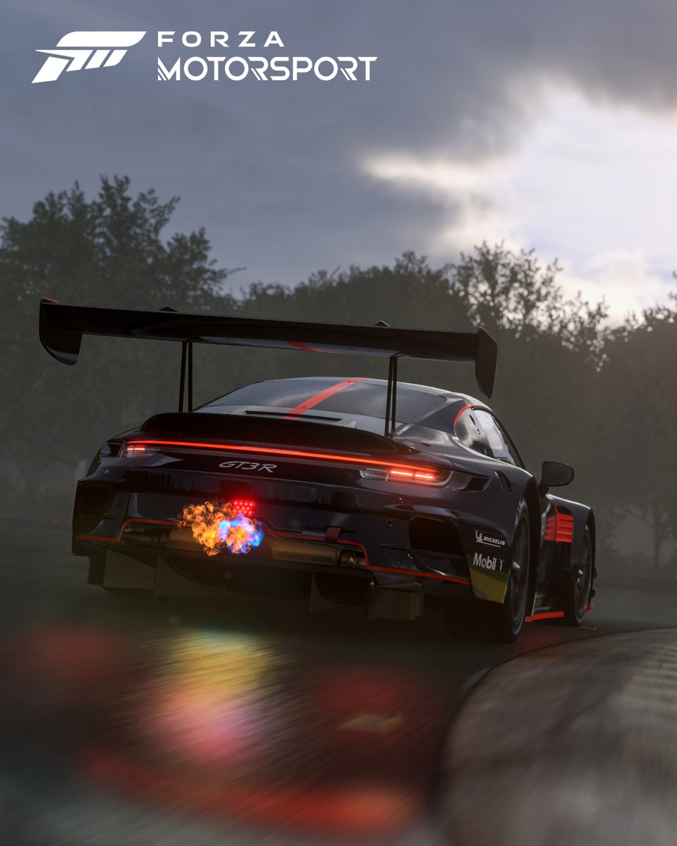 Die Auspuffflammen des Porsche 911 GT3 R sind ein echter Hingucker, doch der Sound übertrifft alles! Habt ihr den Wagen schon einmal live gehört?