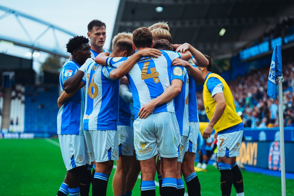 htafc's tweet image. Them Terriers 💙

#htafc