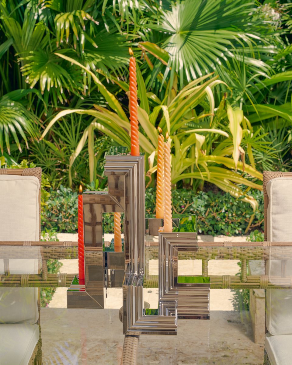 For dinner parties, Dee Hilfiger lights up the table with the Perspectives collection, mixing sleek lines with pops of playful color for a look that feels bold yet effortless. 
Discover at christofle.com.
#christofle #GreetingsFromFlorida