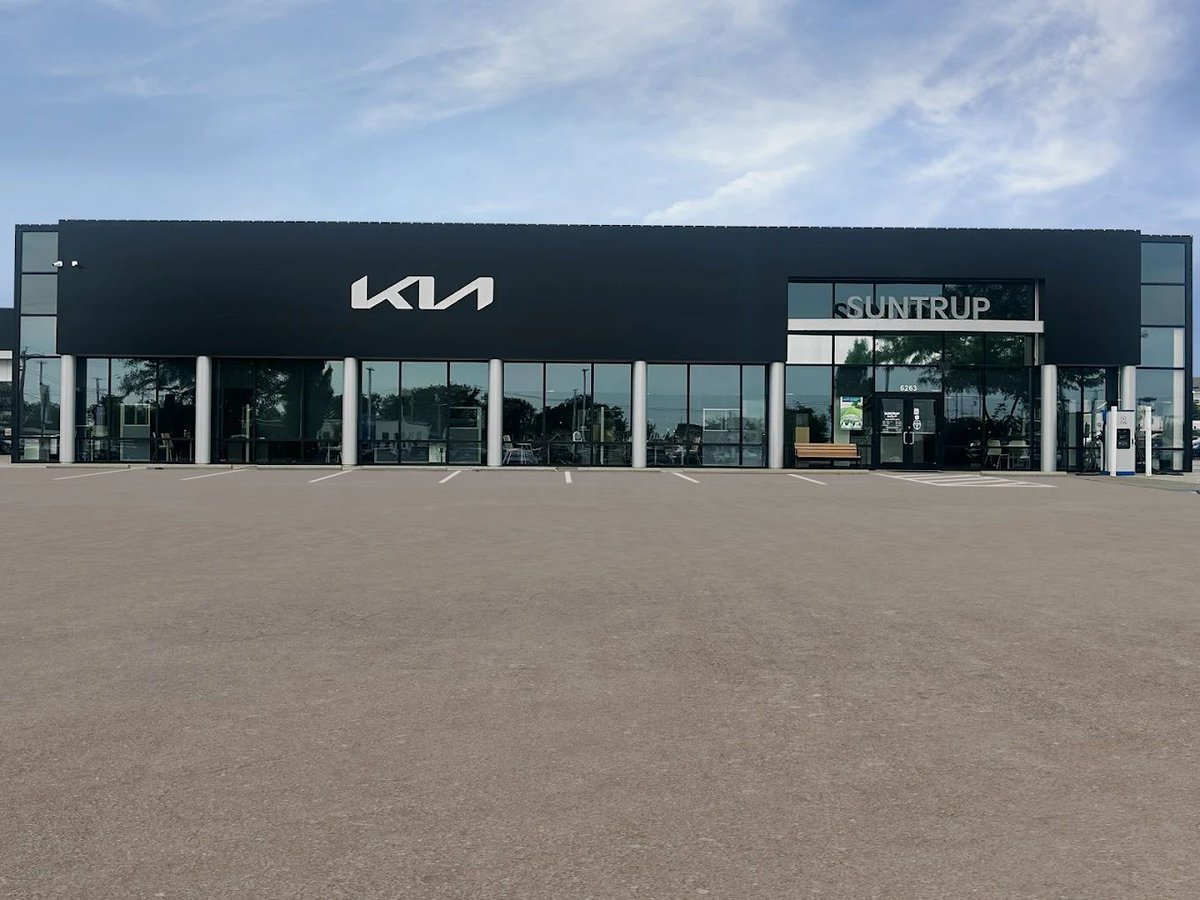 UpdatePromise's tweet image. 🎉 Congratulations to Suntrup Kia on their launch! 🚀 We’re proud to partner with a store that excels in adopting and implementing new tools. The results speak for themselves, and this is just the beginning. 👏

#UpdatePromise #FixedOps #DealershipSuccess #Kia #MyService