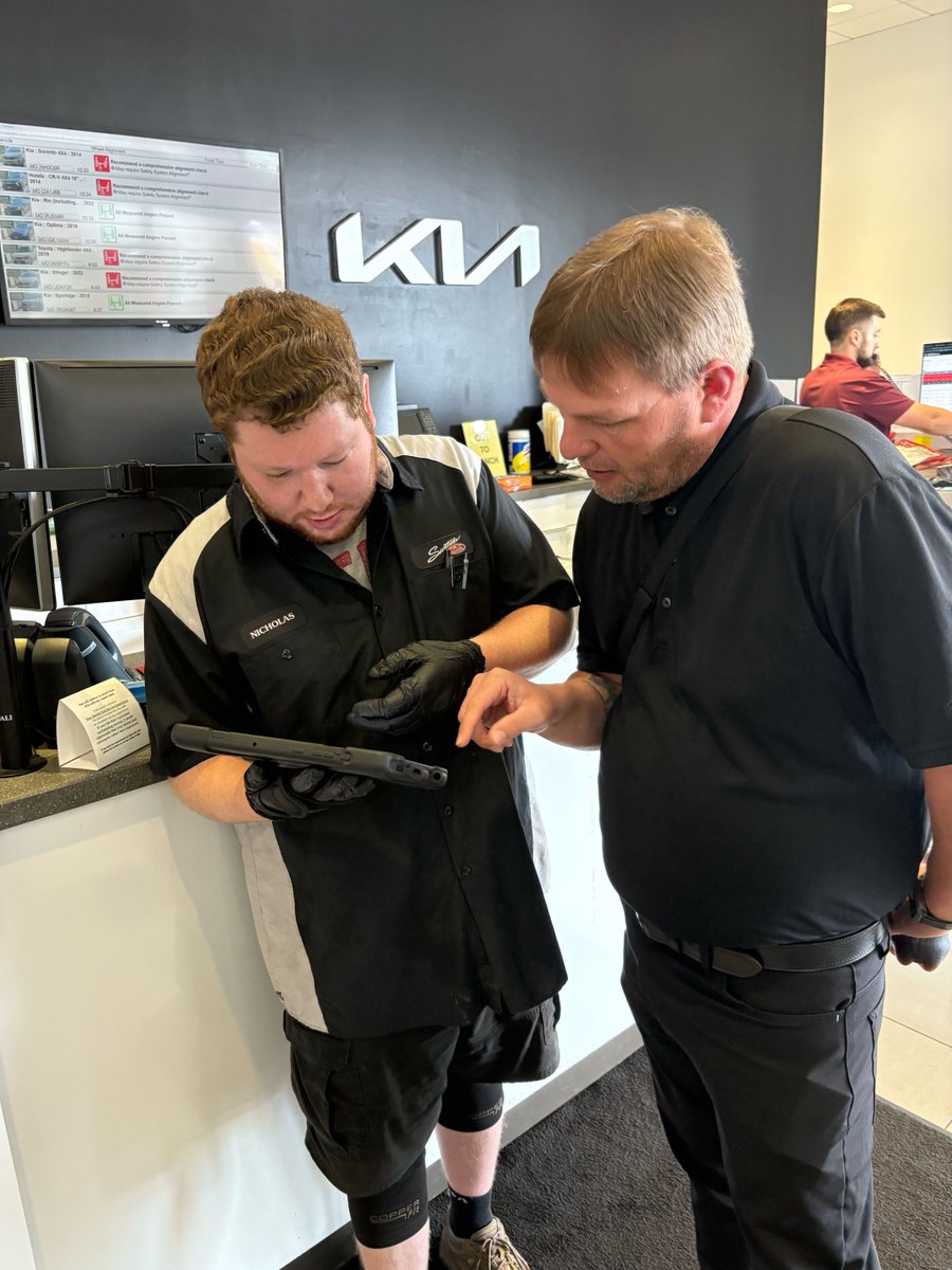UpdatePromise's tweet image. 🎉 Congratulations to Suntrup Kia on their launch! 🚀 We’re proud to partner with a store that excels in adopting and implementing new tools. The results speak for themselves, and this is just the beginning. 👏

#UpdatePromise #FixedOps #DealershipSuccess #Kia #MyService