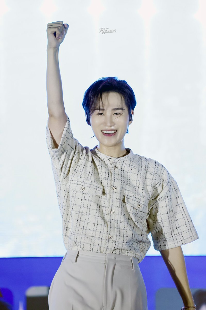 🦐2025.8.23 홍성대하축제

김희재 첫 번째 미니앨범 Heestory 대박나자 
화이팅 ✊

#김희재  #kimheejae #金熙栽 #キム·ヒジェ