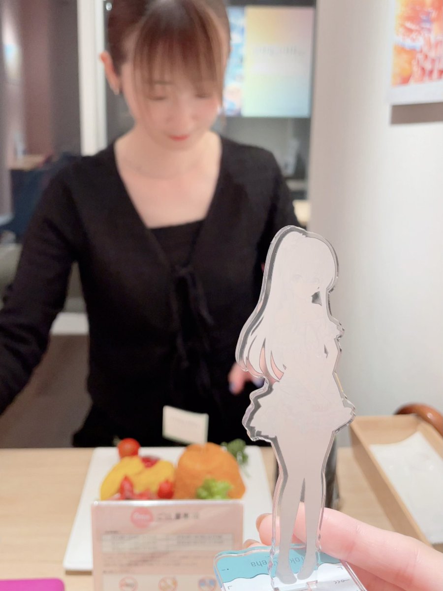 アサルトリリィ4.5周年コラボカフェが開催中のemo cafeさんに遊びに行ったぞー！🏖️

紅巴ちゃん席で『紅巴のドキドキたこ焼き』と『鈴夢の砂のお城カフェオレ』を食べたよ！
美味しかった&amp;最高の癒し空間だった🍀

紅巴ちゃん、あーやんだよ
あーやん、紅巴ちゃんだよ

#アサルトリリィ #ラスバレ