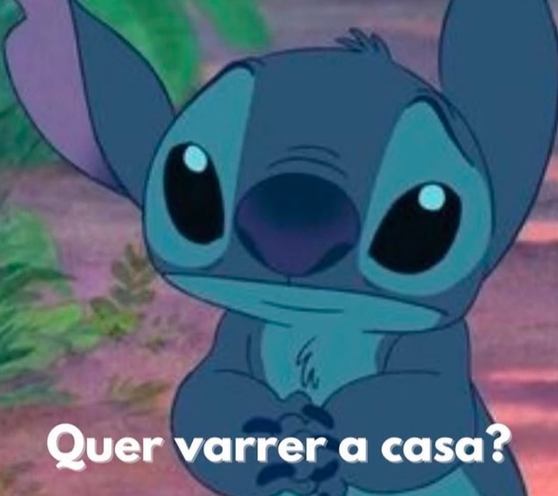 minha mãe: oferece alguma coisa pra sua amiga

eu: