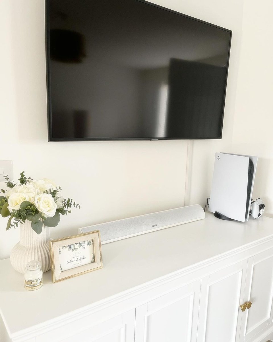 Cinematic sound at home 🍿🎶

The Majority Snowdon Soundbar delivers 120W 2.1 Stereo with a built-in subwoofer for deep, room-filling bass.

Bluetooth. Multi-connection. Wall-mountable.
Movie marathon or gaming session – what’s your pick? 🎬🕹️

#MajorityAudio #MajoritySoundbar