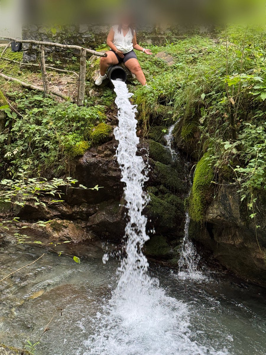 Quando la mia #slave <a href="/LadyBooty74/">Lady Booty</a> è con me, non riesce a contenersi!
#squirt #bitch #master