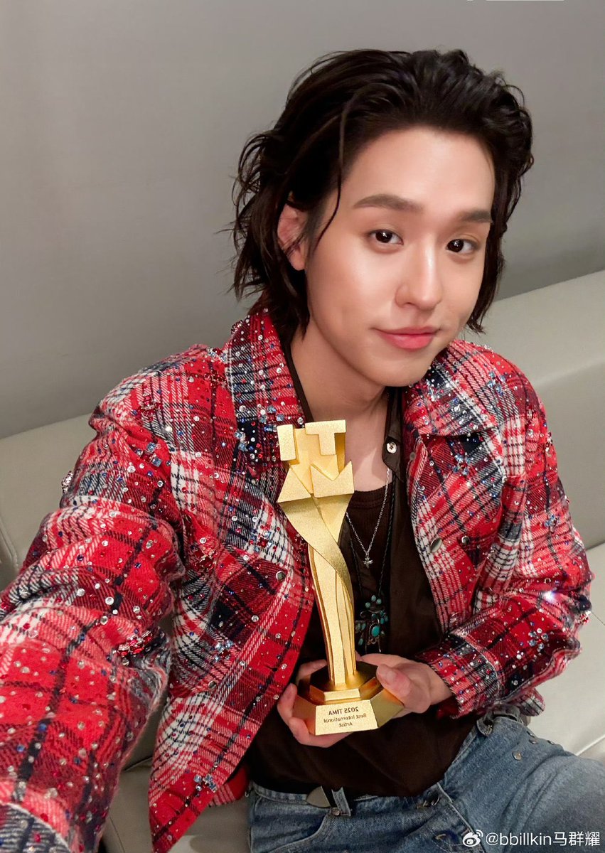 โซฟาตัวเดียวกัน บิวกิ้นพีพีเดินเฉียดกันแน่ๆทุกคน !!!!!!