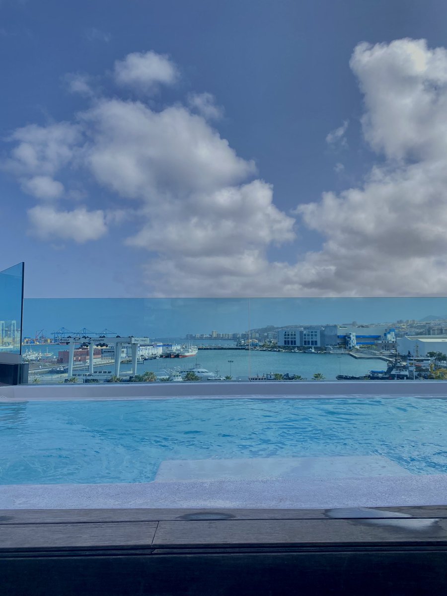 alecscostaa's tweet photo. as ilhas canárias é ridiculamente linda, estou apaixonado por esse lugar. feriasssss 🏝️💛 https://t.co/hDcam2Uum8