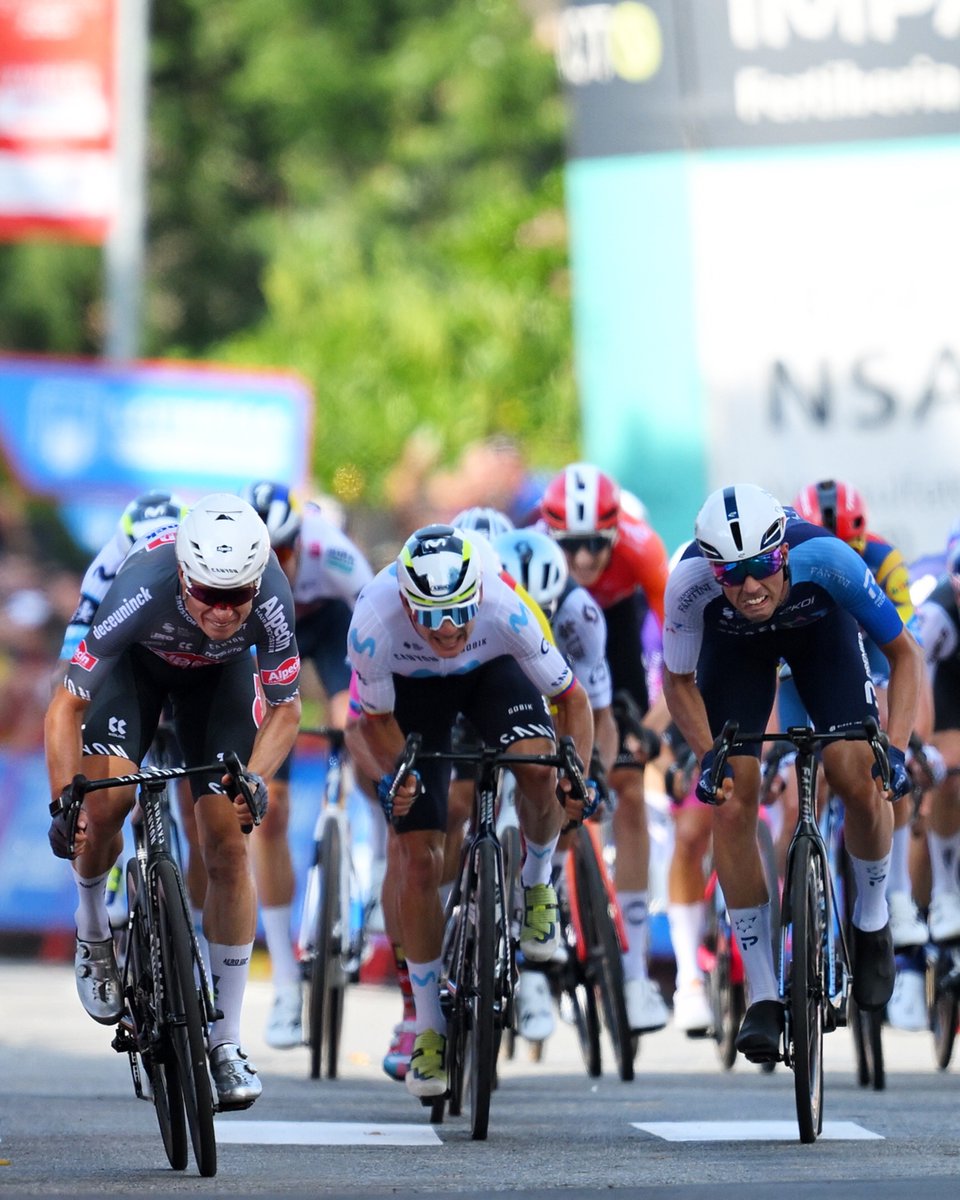 UCI_cycling's tweet image. A red-hot start! 😎

@JasperPhilipsen is back on top and will be the first rider in red at #LaVuelta25, after winning an explosive opening stage from Turin to Novara. 🔴

3️⃣ weeks of blistering racing are officially underway! 🔥

📸 @GettySport 

#RoadCycling