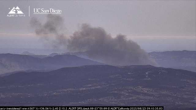 engineco16's tweet photo. #VailFire Pauba Rd. x/Hwy. 79 #Temecula This was first reported 45 minutes ago. https://t.co/5A0B1EZWgG