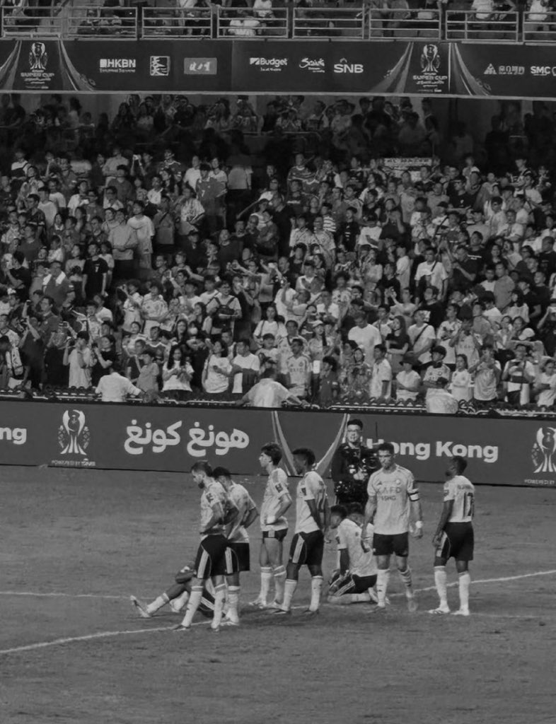 بلاء انتَ يانصري
وهمُ ساكنُ صدري

مُصابُ انتَ بالقهَرِ
وحالكَ واقِعُ مُزرِِ