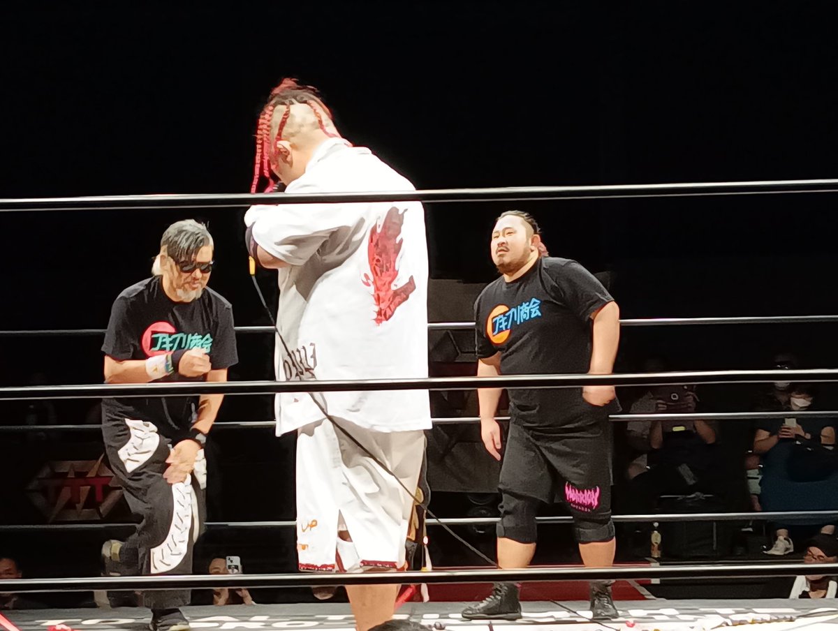 2025.8.23.TTT.新木場
辛くもベルトを守った定さんに対してベルトを落としてしまった後藤さんと藤田さんは申し訳なさそうです😞
#TTTpro #定アキラ
#後藤恵介 #藤田ミノル