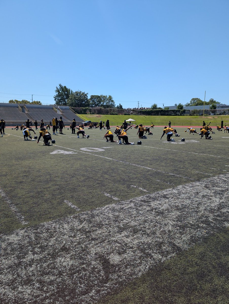 JhPeach27's tweet image. #Exit6 #CPride  Chester vs Lincoln @DELCOFootball @_Delco_Sports @EPAFootball @PaFootballNews