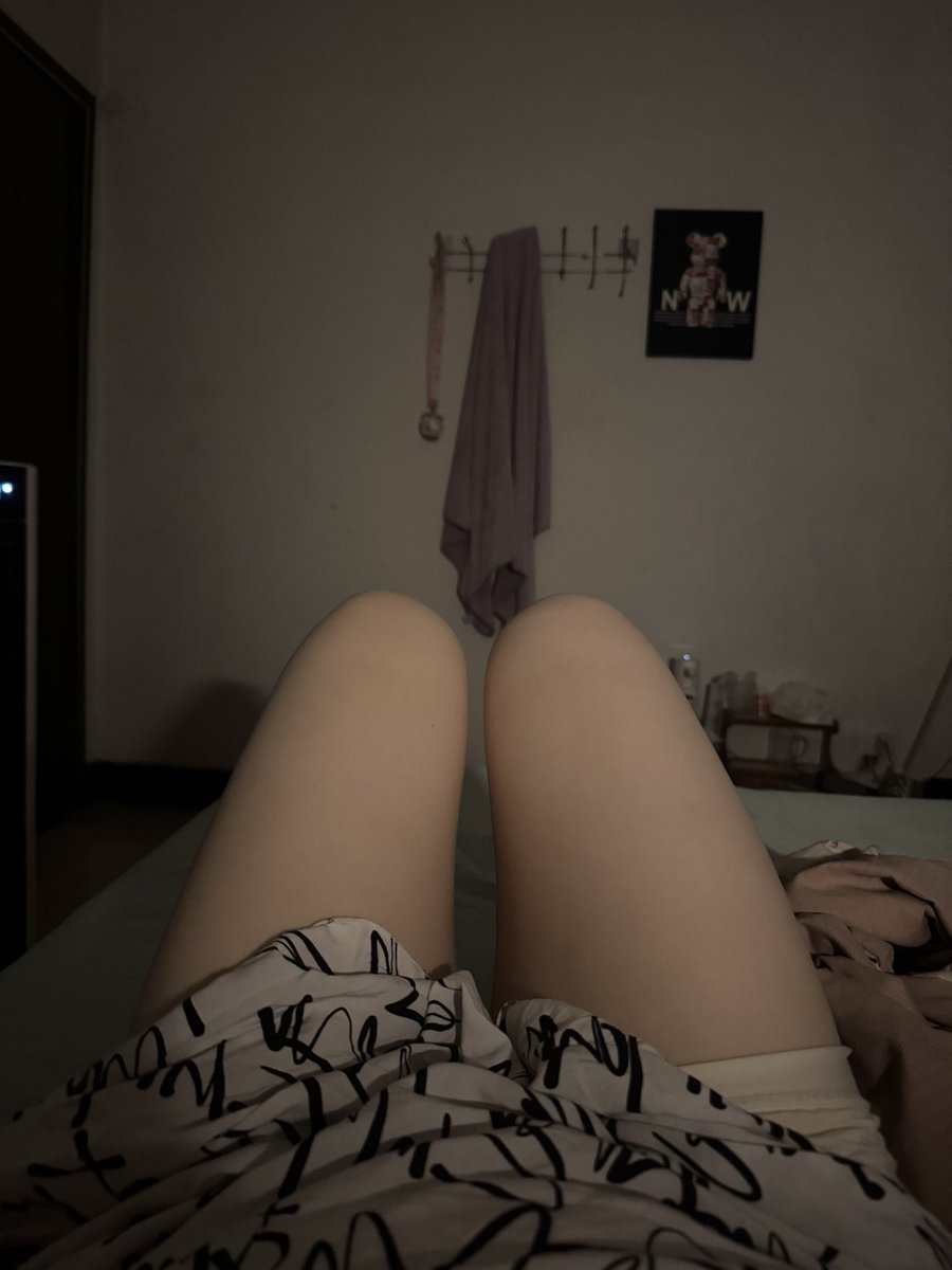 Pancy19980515's tweet photo. 放个腿💤 https://t.co/ce4gBR1q4O