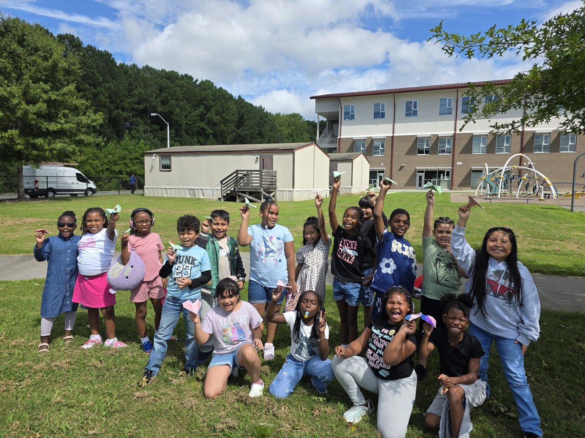 MaryCCope's tweet image. A high-flying week of learning! We explored the Wright Brothers, then became engineers to design and fly our own planes. The mission: beat the 12-second flight! Every student was an engaged pilot, ready for takeoff. #LearningIsAnAdventure
#AmbassadorTeacher2023 

@WalnutCreekES