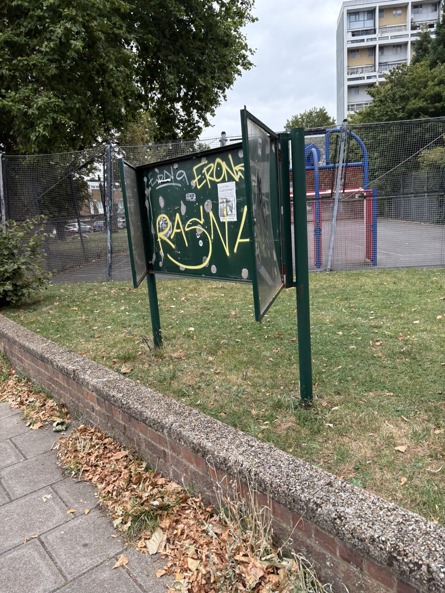 AngryResidents_'s tweet image. Hello Cllr @jp_sw9 &amp;amp; @ManleyNanda - what are you going to be doing to end the neglect and managed decline of Brixton North? #Brixton #AngellTown @BrixtonNorthLab @LBvoices #LEMB @LabourMarina @helenhayes_