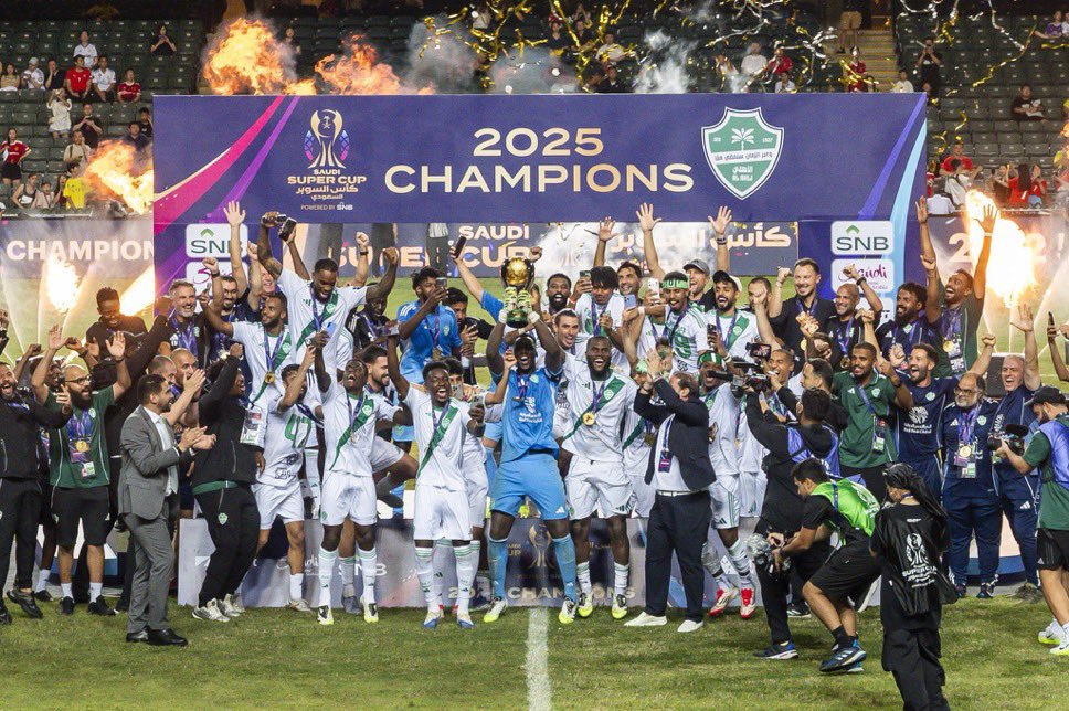 zmj70's tweet photo. ما يصح إلا الصحيح.. والأهلي بطل السوبر لمصلحة الكرة السعودية 🏆💚🇸🇦 https://t.co/eOaaCeno99