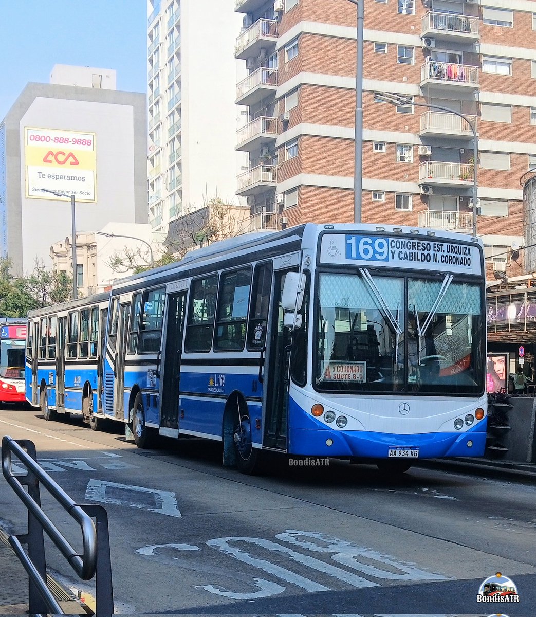 BondisATR's tweet photo. El nuevo interno 33 de la #Linea169 seguido de un Favorito GR de la misma línea. 
Trae pasado famoso: era el 106 de la #Linea343 https://t.co/eq1EyYaNAf