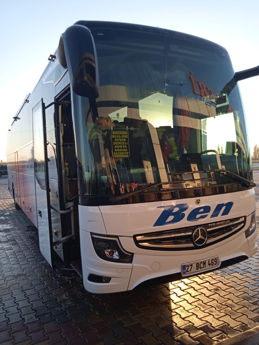 Bilet alırken sabah namazı için özellikle sormamıza rağmen evet duracak diyen sonrada Sabah namazı vaktinde namaz kılacağımızı söylememize rağmen Ben Turizm firması otobüsü durmadı şiddetle kınıyorum WC için durun desen dururdunuz söz konusu namaz olunca durmuyorsunuz dedim+