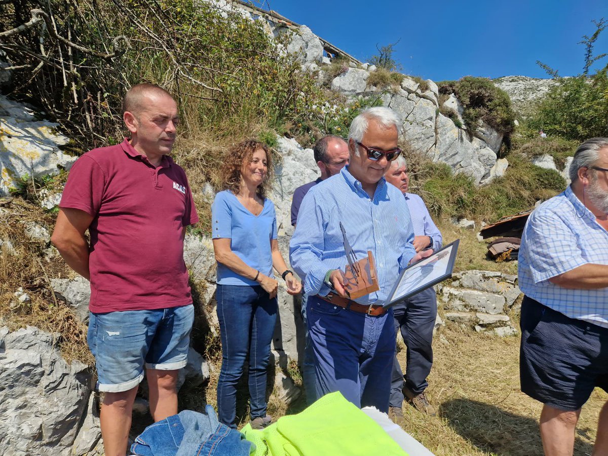 🐎 La consejera Eva Ledo subraya la importancia de la Fiesta del Asturcón como símbolo de la cultura asturiana y la defensa de las razas autóctonas.
👩‍🌾 Valora el trabajo de las asociaciones ganaderas, garantía para la pervivencia de un patrimonio único y el desarrollo económico y