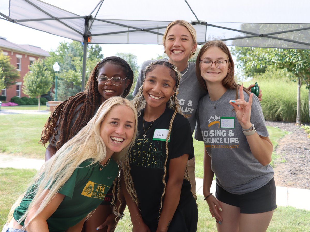 TiffinU's tweet photo. Nothing by smiles for our first-year student move-in! A huge thank you to all the students and staff who helped to make it the best one yet. π₯
First year students - Welcome to the Dragon Family. π² π
#tiffinuniversity #movein #dragonfamily #welcomeweekend https://t.co/ITT9FAAYyG