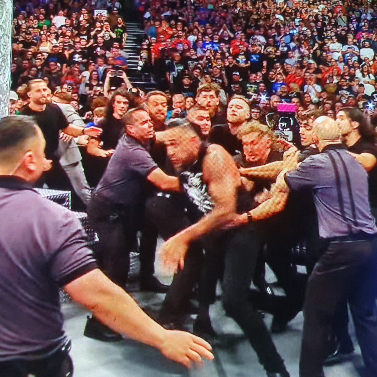 Clairehausen tweet media