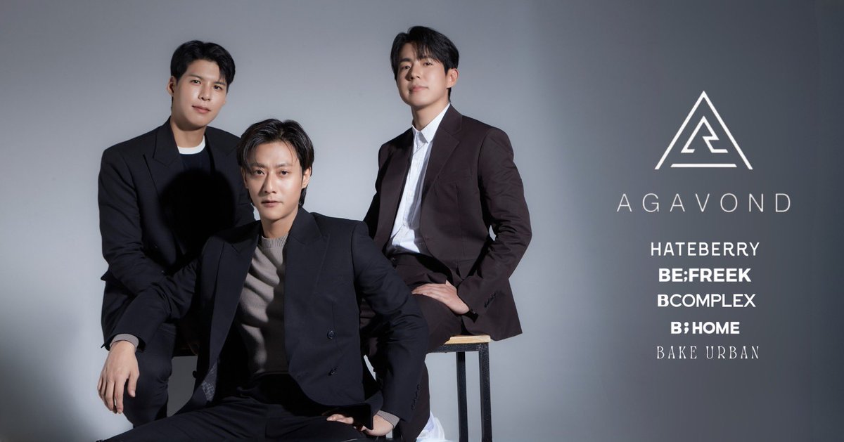 SECRET_Styled's tweet photo. “คัลแลน-พี่จอง-น้องแดน”
ธุรกิจเติบโต!!ลุยเปิด 3 แบรนด์ใหม่
#พี่จองคัลแลน #น้องแดน
#Agavond
#Befreek #Hateberryscent #Bakeurban
#Bhome #Bcomplex #Oddnote
ชูเอกลักษณ์โดดเด่น ตอบโจทย์ทุกไลฟ์สไตล์
เรียกว่าเป็นกราฟดัชนีการเติบโตทางธุรกิจที่พุ่งทะยานขึ้นอย่างต่อเนื่อง สำหรับ บริษัท อกาโวนด์ จำกัด คอนเทนต์โพรไวเดอร์ชั้นนำและผู้ผลิตสินค้าไลฟ์สไตล์คุณภาพเยี่ยม นำโดยผู้บริหารคนเก่งอย่าง คัลแลน (พัค คีด็อก), พี่จอง (จอง คยองแท), น้องแดน (คิม อินยอน), เคอร์บี้ และ อิง นุชนารถ ทีมยูทูปเบอร์ สุดฮอตจากช่อง 컬렌 Cullen HateBerry ที่มุ่งเน้นพัฒนาคอนเทนต์และต่อยอดสินค้าเพื่อตอบโจทย์ผู้บริโภคครอบคลุมทุกกลุ่มเป้าหมาย ได้แก่ BE;FREEK แบรนด์แฟชั่นสตรีทแวร์ , HATEBERRY SCENT ธุรกิจเครื่องหอม และ BAKE URBAN ร้านคาเฟ่ & เบเกอรี ซึ่งกำลังได้รับกระแสความนิยมอยู่ในขณะนี้ ล่าสุดพร้อมชูเรือธงกับก้าวที่เหนือกว่าด้วยการเปิดตัว 3 ธุรกิจใหม่ได้แก่ B;HOME ของตกแต่งบ้านและเฟอร์นิเจอร์ในดีไซน์ที่ทันสมัย รวมไปถึงความพิเศษกับ B COMPLEX สินค้าไลฟ์สไตล์ที่มีเอกลักษณ์โดดเด่นในแบบฉบับที่เป็นตัวคุณ และแบรนด์ ODD NOTE เครื่องประดับดีไซน์ใหม่ในสไตล์ที่ผสมผสานความ Cool & Minimal ไว้อย่างลงตัวโดยทั้ง 3 แบรนด์นี้พร้อมวางแผนเปิดจำหน่ายช่วงปลายปี 2568 ซึ่งนับเป็นสัญญาณเชิงบวกกับภาพรวมของการเติบโตอย่างต่อเนื่องจากกลยุทธ์หลัก 3 ส่วนสำคัญที่วางไว้คือ คอนเทนต์ครีเอเตอร์, สินค้ากลุ่มไลฟ์สไตล์, เครื่องดื่มและอาหาร โดยสามารถตอบโจทย์กลุ่มผู้บริโภคได้อย่างครอบคลุมทุกกลุ่มเป้าหมายและยังเป็นการตอกย้ำถึงการสร้างจุดยืนที่แตกต่าง ซึ่งถือเป็นกุญแจสำคัญที่จะส่งผลให้ธุรกิจของบริษัทฯ เติบโตขึ้นอย่างต่อเนื่องและยั่งยืนนั่นเอง