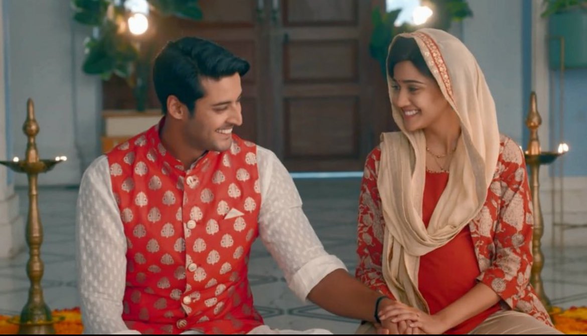 AjeebDastan7's tweet photo. Zara si baat pe , jab hansti hai tu
Hansti hai meri zindagi
Tu hi mera meet hai ji ❤️
Happy 4 to the best onscreen Jodi ❤️
#MeetAurMeet #MeetOnZee #AshiSingh #ShagunPandey
@Ashisinghh @Shagunofficial https://t.co/WQM52yzukH