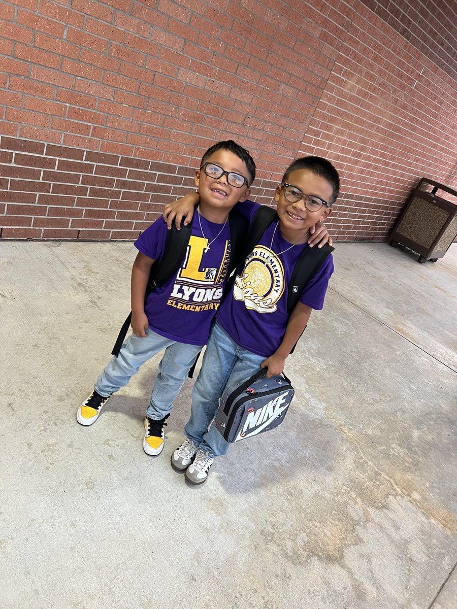 Lyons Elementary tweet media