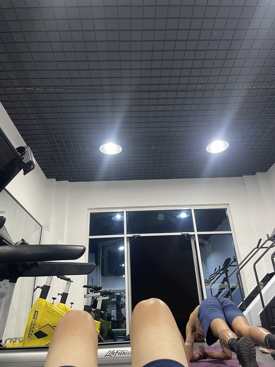 一起健身、一起吃饭、一起洗澡、一起睡觉😂