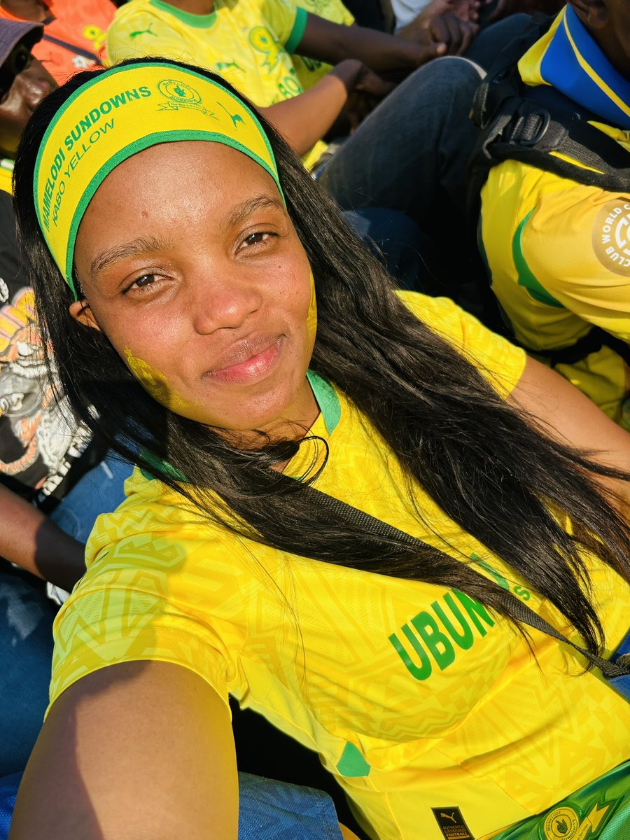 Yellow we remain 💛👆 but we must be honest about Cardoso not understanding our culture. AKAHAMBE 😫😭 #Sundowns  <a href="/Masandawana/">Mamelodi Sundowns FC</a>