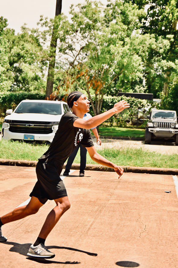 Really had fun giving back to my community with my unc <a href="/TheSirIssac1/">Issac white</a> . Ima try a new dunk at the next one! #CommunityService #basketball