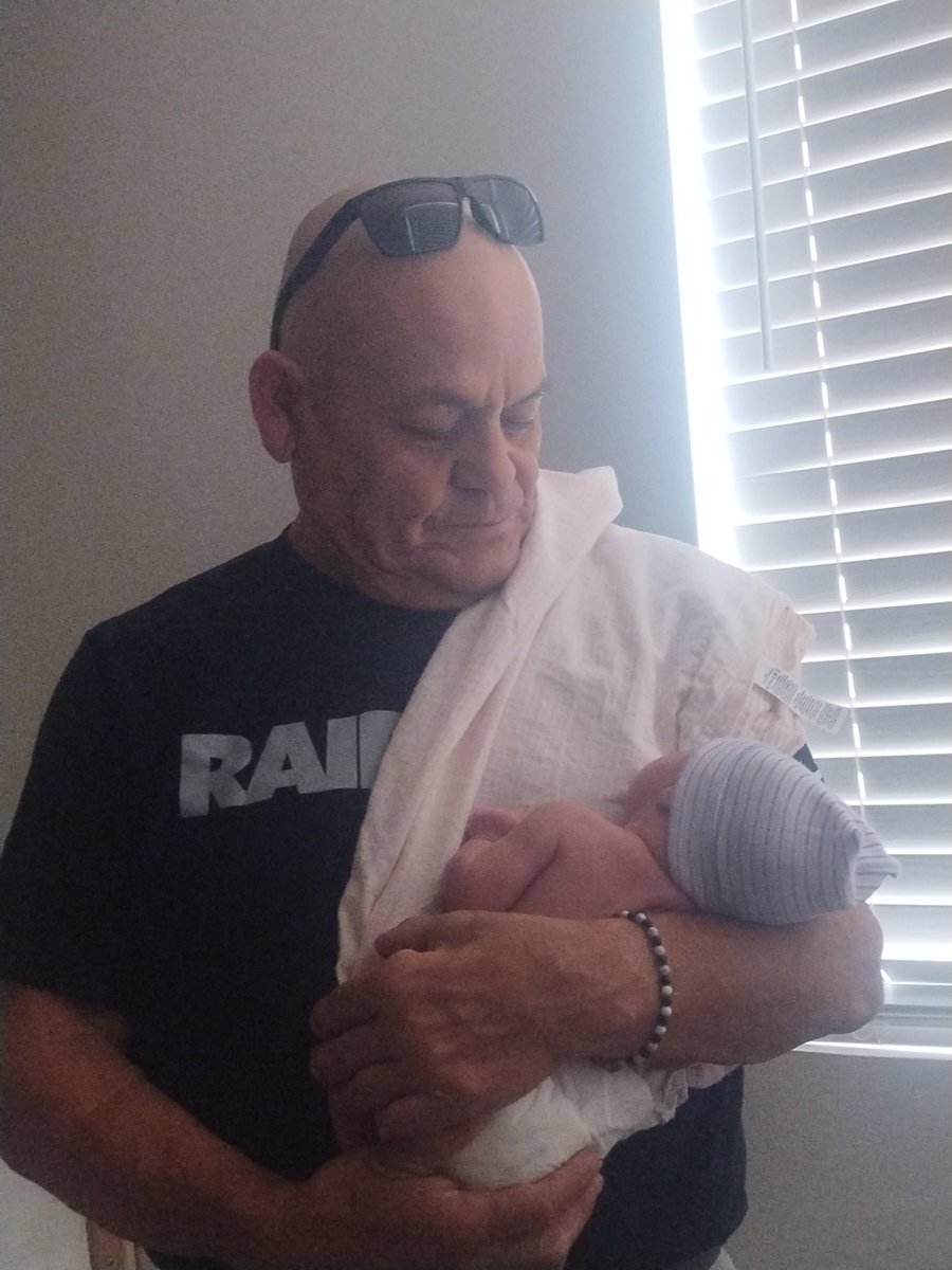 radmac42's tweet image. I'm an abuelo.
Penelope Leticia 
#chuff