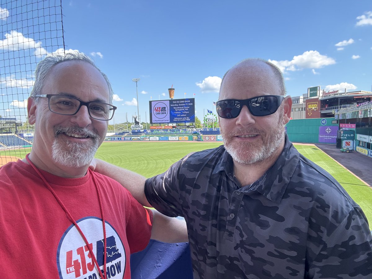 Scott Greene (@scotty_ballgame) on Twitter photo Holy crap! Look who entered Hartford. You never know which jobbers will come out of the woodwork to hit up card shows. Always a pleasure seeing you <a href="/Pack2F/">Pack To The Future</a>. #GOATCardShow Holy crap! Look who entered Hartford. You never know which jobbers will come out of the woodwork to hit up card shows. Always a pleasure seeing you <a href="/Pack2F/">Pack To The Future</a>. #GOATCardShow