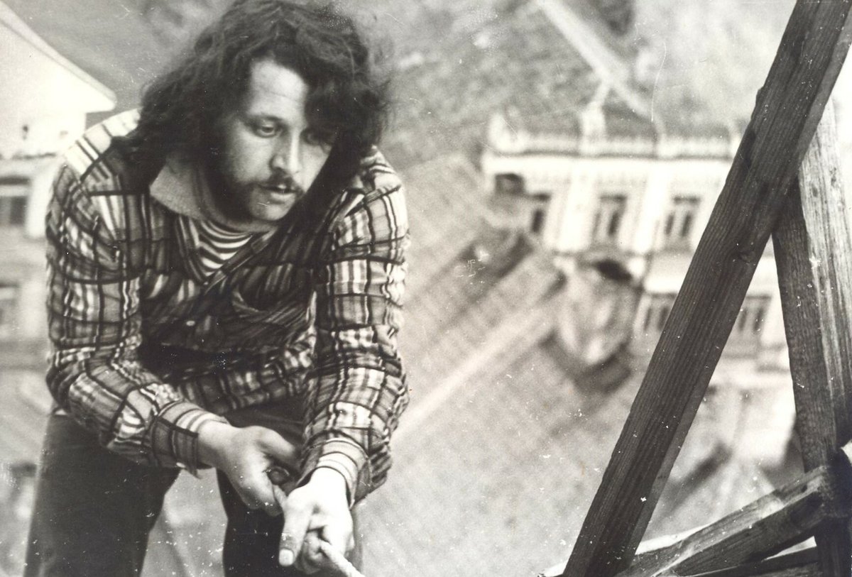 "Viņš dzīvoja un sadega. Un viņš bija un ir," saka režisore DZINTRA GEKA par savas jaunākās filmas "Haralds Sīmanis. Dziesminieks un jumiķis" galveno varoni. Pirmizrāde - jau 26. augustā #SplendidPalace!
ej.uz/haralds-simanis
📸 Uldis Briedis, LR un publicitātes