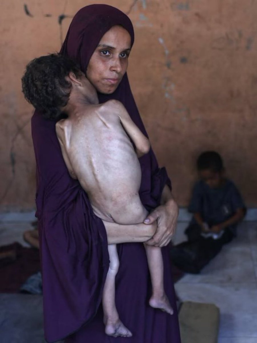 لا تتوقف عن النشر فصمتك خيانة
#غزه_تباد_وتحرق 
#غزه_تموت_جوعاً