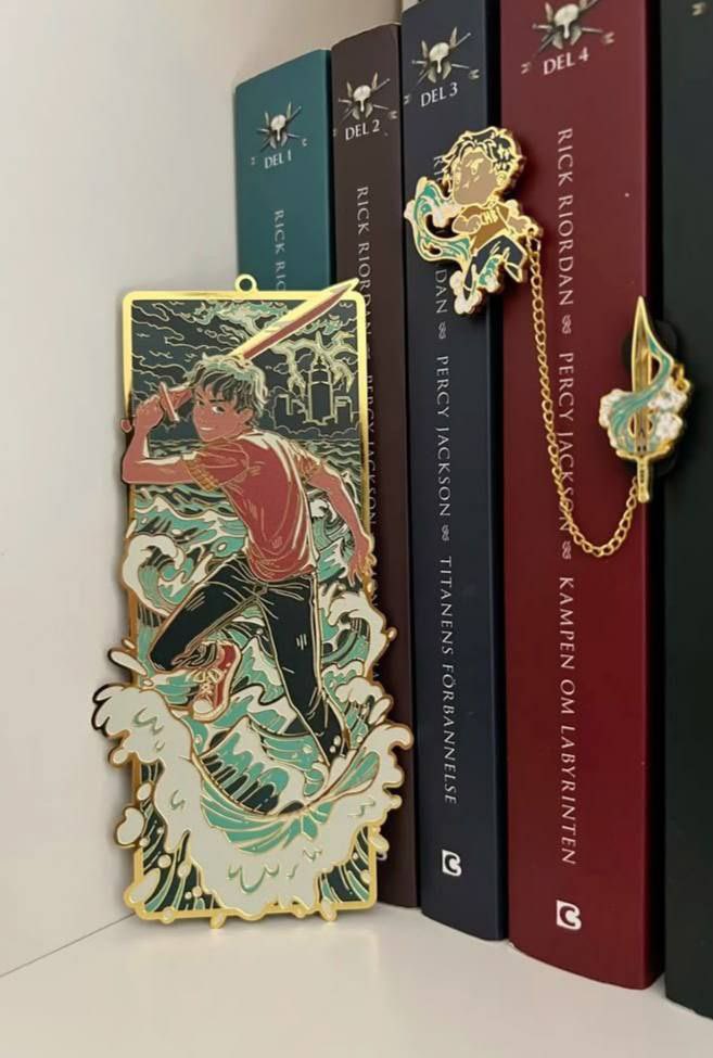 floraleboutique's tweet photo. ᅟ
          ˒   ⸻ 𝖡𝖮𝖴𝖳𝖨𝖰𝖴𝖤 𝖥𝖫𝖮𝖱𝖠𝖫𝖤
                   
، ⭑  𝗽edido ; 𝖼𝗈𝗆𝖻𝗈 percy jackson 
، ⭑  𝗰om amor ; 
، ⭑  𝗽ara ; @i4rock 

💌 ˖˙  𝗺ensagem﹔⚡️ https://t.co/59b6UMZAlT