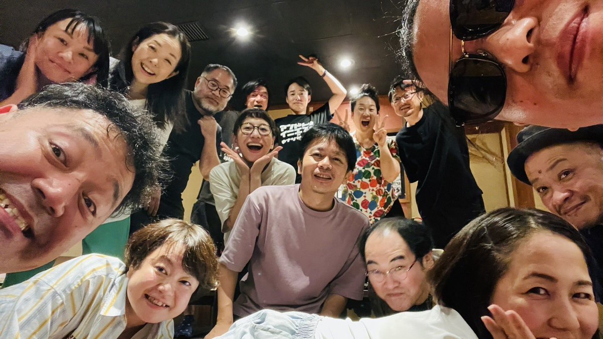 HAMAYONS『ハマヨンズの夏休み～終わらない宿題～』
本番の8/31に行けないので通し稽古を観てきました。チケットは完売だしネタばれになるから何も言わない方がいいよね、あのシーンが、うん、ええっと、いやあ、観れてホント良かった！
久々にみんなに会えて楽しかったわあ♬
フレフレ！ハマヨンズ！