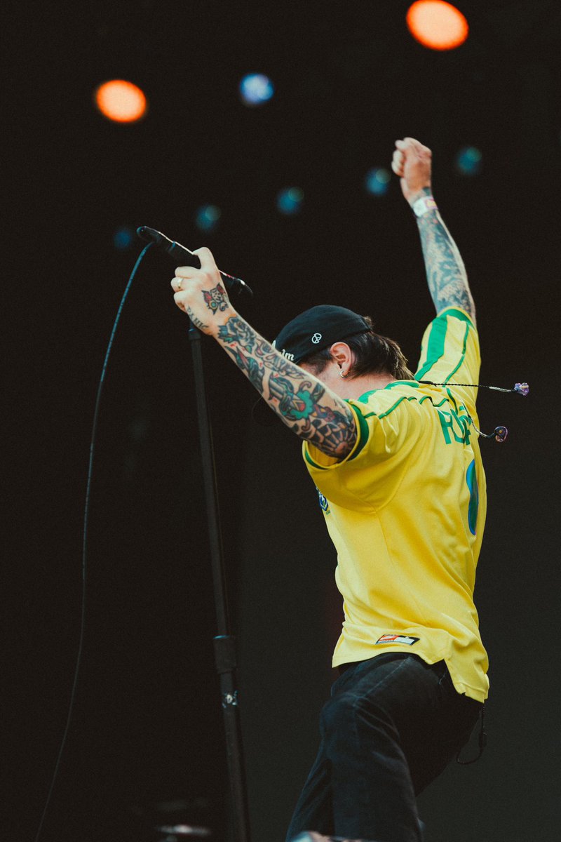 downstage tweet media