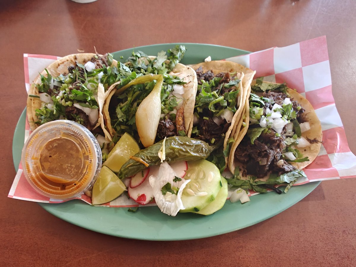 at the taqueria los primos near where xanadu used to be... i miss laurel... i miss xanadu...