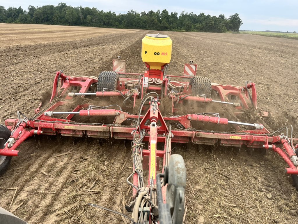 Nice day to prep some ground for winter forage #ontag #fendt #horsch #joker