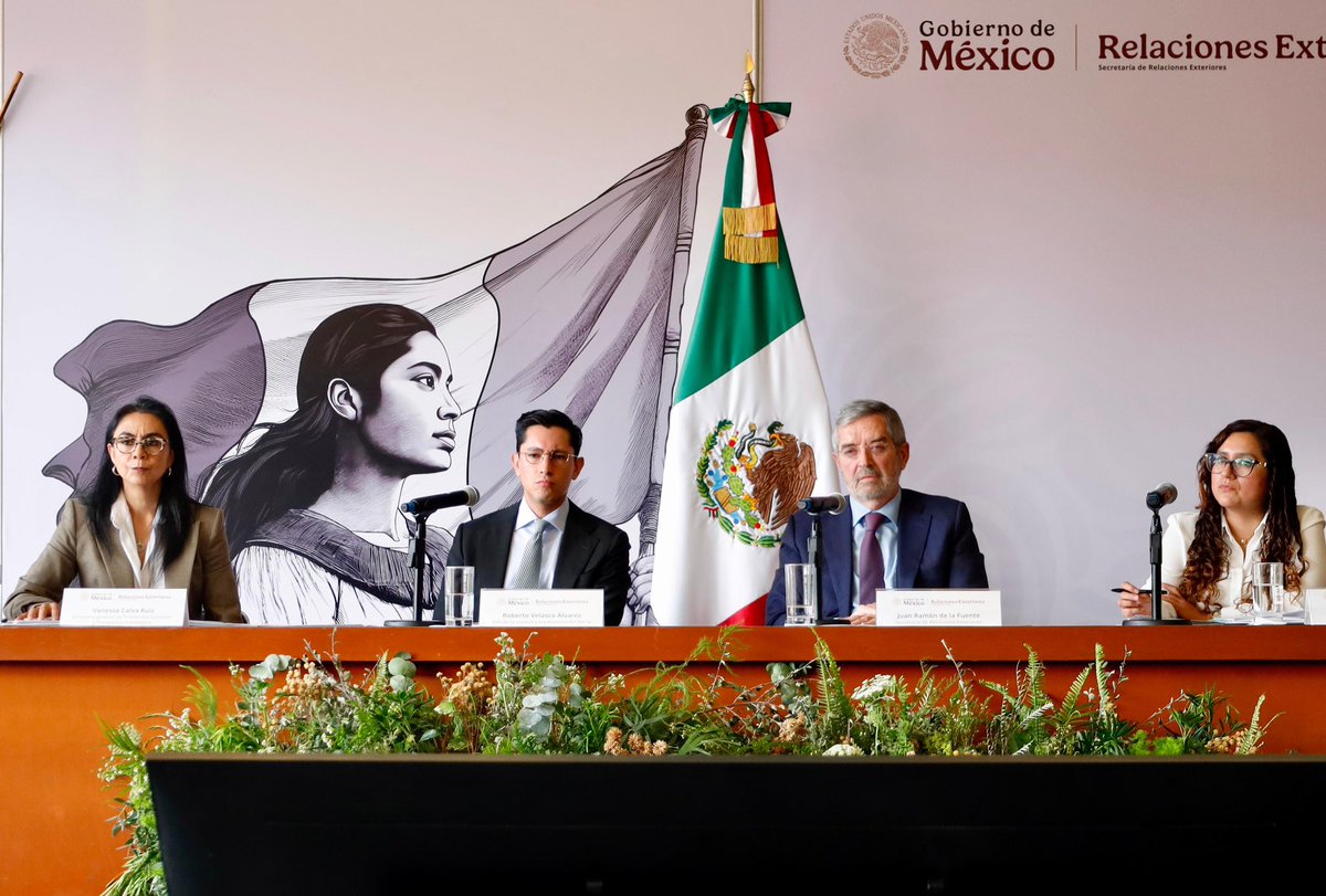 Roberto Velasco Álvarez (@r_velascoa) on Twitter photo Acompañamos al canciller De la Fuente en conferencia de prensa para hablar sobre las acciones de protección consular del <a href="/GobiernoMX/">Gobierno de México</a> para personas mexicanas en EE.UU. Compartí que, del 20 de enero al 20 de agosto, hemos realizado 6,326 visitas a centros de detención en ese país. Acompañamos al canciller De la Fuente en conferencia de prensa para hablar sobre las acciones de protección consular del <a href="/GobiernoMX/">Gobierno de México</a> para personas mexicanas en EE.UU. Compartí que, del 20 de enero al 20 de agosto, hemos realizado 6,326 visitas a centros de detención en ese país.